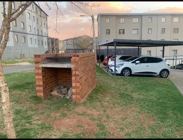 2 BEDROOM PROPERTY TO RENT IN FLEURHOF